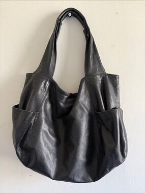 DKNY 100% leather slouchy black hobo shoulder bag